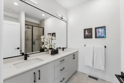 Powder Room Photo of 7 19667 55a Avenue, Langley, BC