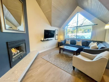 Week 9 4293 Mountain Square, Whistler, BC, Whistler — Apartment/Condo for sale