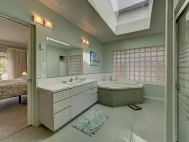 Hot Tub / Spa Photo of 6484 N Gale Avenue, Sechelt, BC