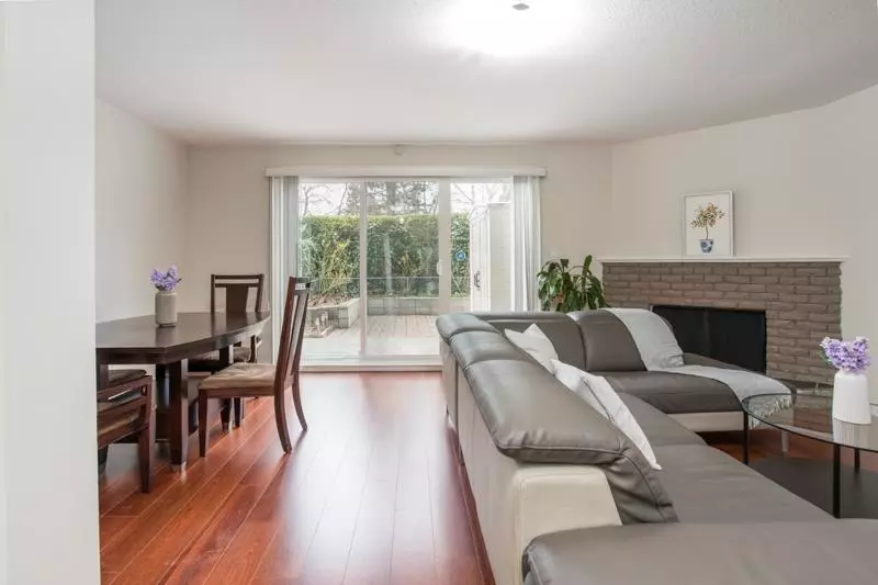 Living Room Photo of 3 3051 Springfield Drive, Richmond, BC