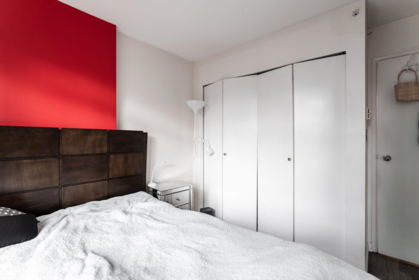 Bedroom 3 Photo of 909 438 Seymour Street, Vancouver, BC