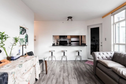Kitchen Island Photo of 909 438 Seymour Street, Vancouver, BC