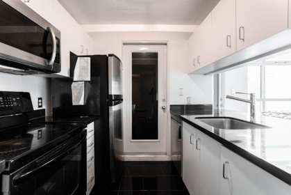 Primary Bedroom Photo of 909 438 Seymour Street, Vancouver, BC