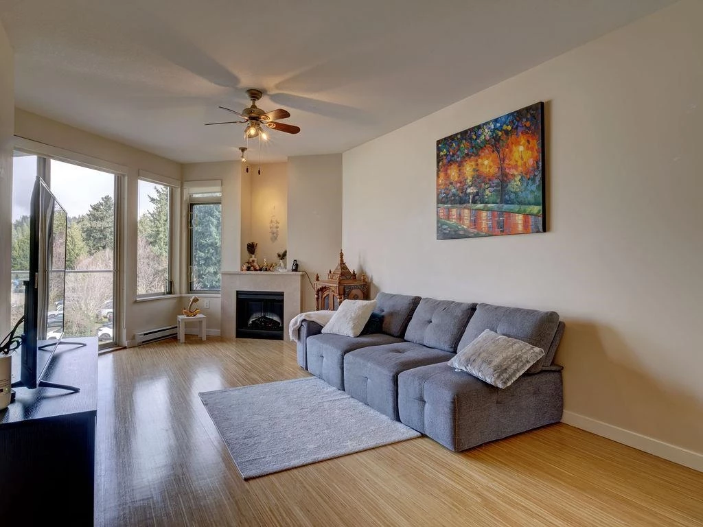 Living Room Photo of 360 5160 Davis Bay Road, Sechelt, BC
