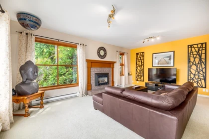Basement Recreation Room Photo of 571 Roocroft Lane, Bowen Island, BC