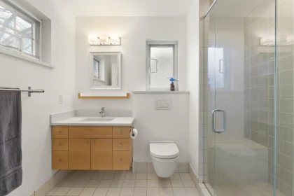 Hallway Photo of 3472 W 13th Avenue, Vancouver, BC