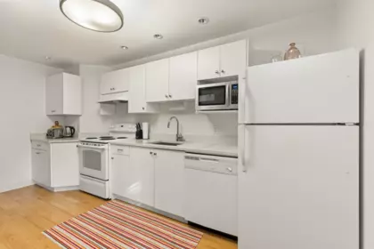 Hot Tub / Spa Photo of 3472 W 13th Avenue, Vancouver, BC