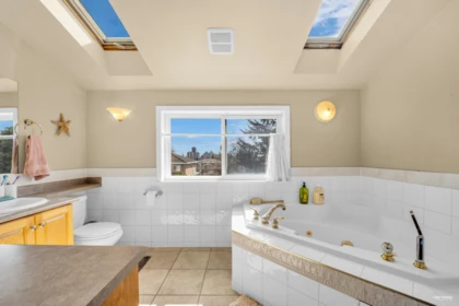 Guest Bathroom Photo of 7758 15th Avenue, Burnaby, BC