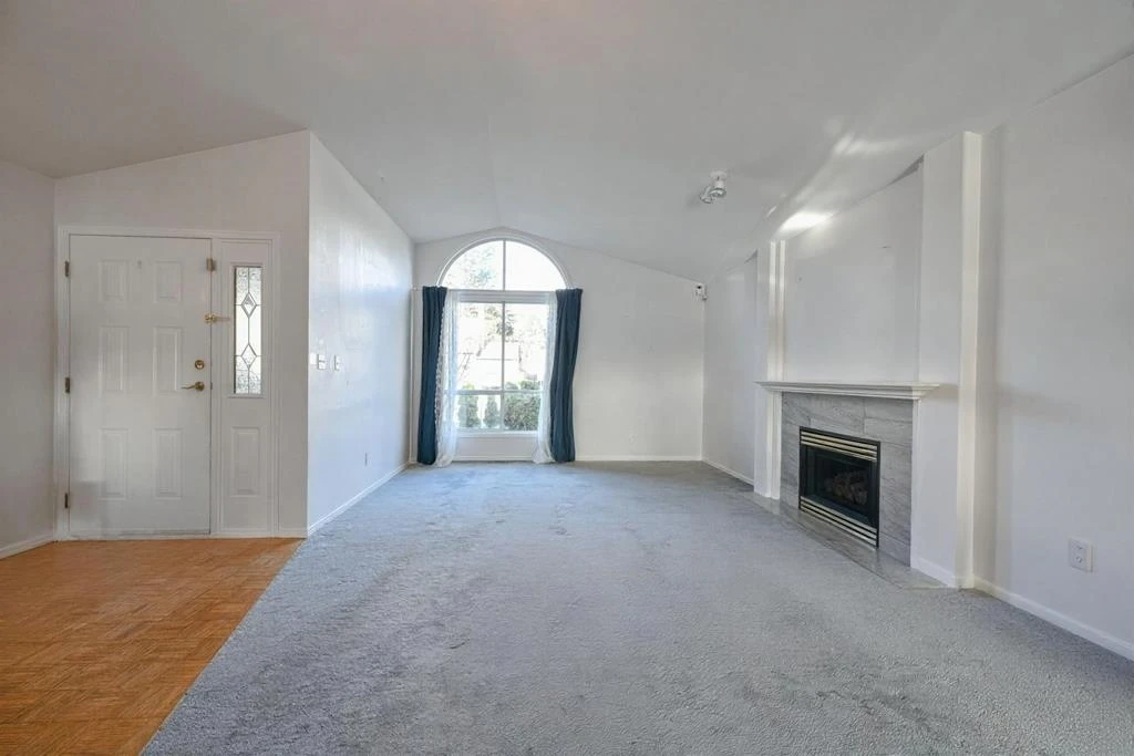 Family Room Photo of 32948 10th Avenue, Mission, BC
