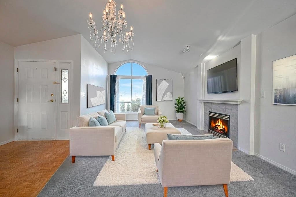 Living Room Photo of 32948 10th Avenue, Mission, BC