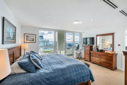 Basement Recreation Room Photo of 1503 15165 Thrift Avenue, White Rock, BC