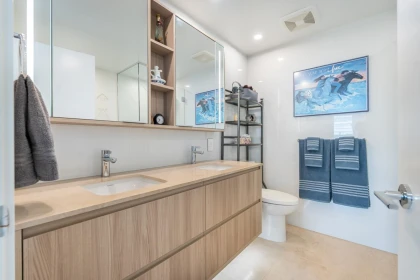 Laundry Room Photo of 1503 15165 Thrift Avenue, White Rock, BC
