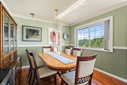 Breakfast Nook Photo of 6588 148a Street, Surrey, BC