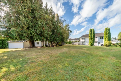 Swimming Pool Photo of 6588 148a Street, Surrey, BC