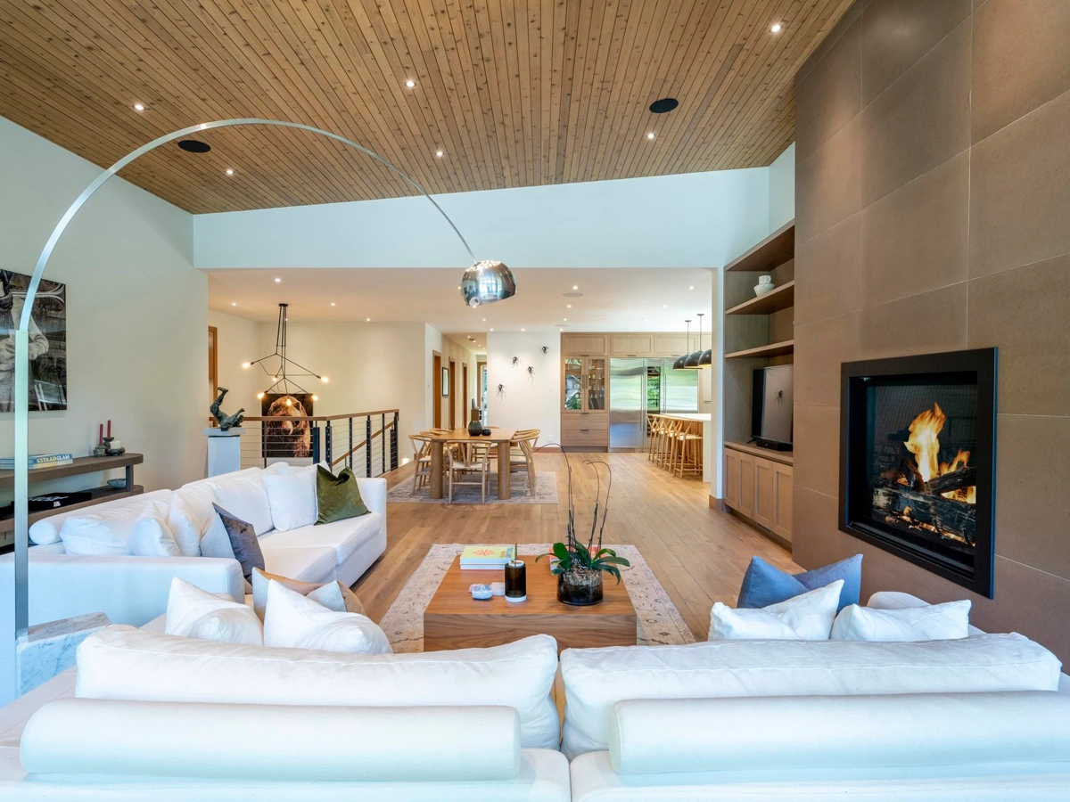 Dining Area Photo of 6464 St Andrews Way, Whistler, BC