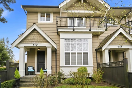 Front Yard Photo of 13 3268 156a Street, Surrey, BC