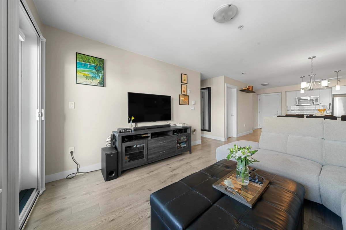 Dining Area Photo of 208 4815 55b Street, Delta, BC