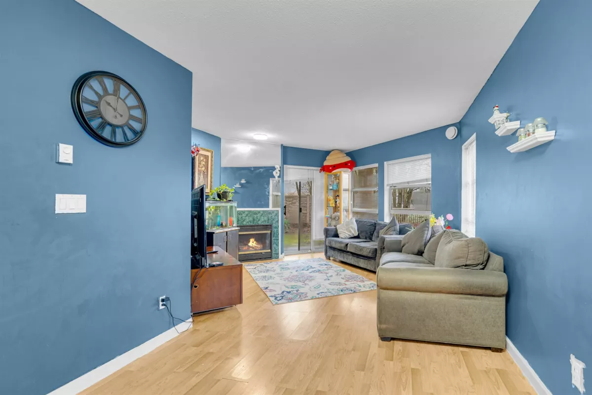 Dining Area Photo of 101 22277 122 Avenue, Maple Ridge, BC
