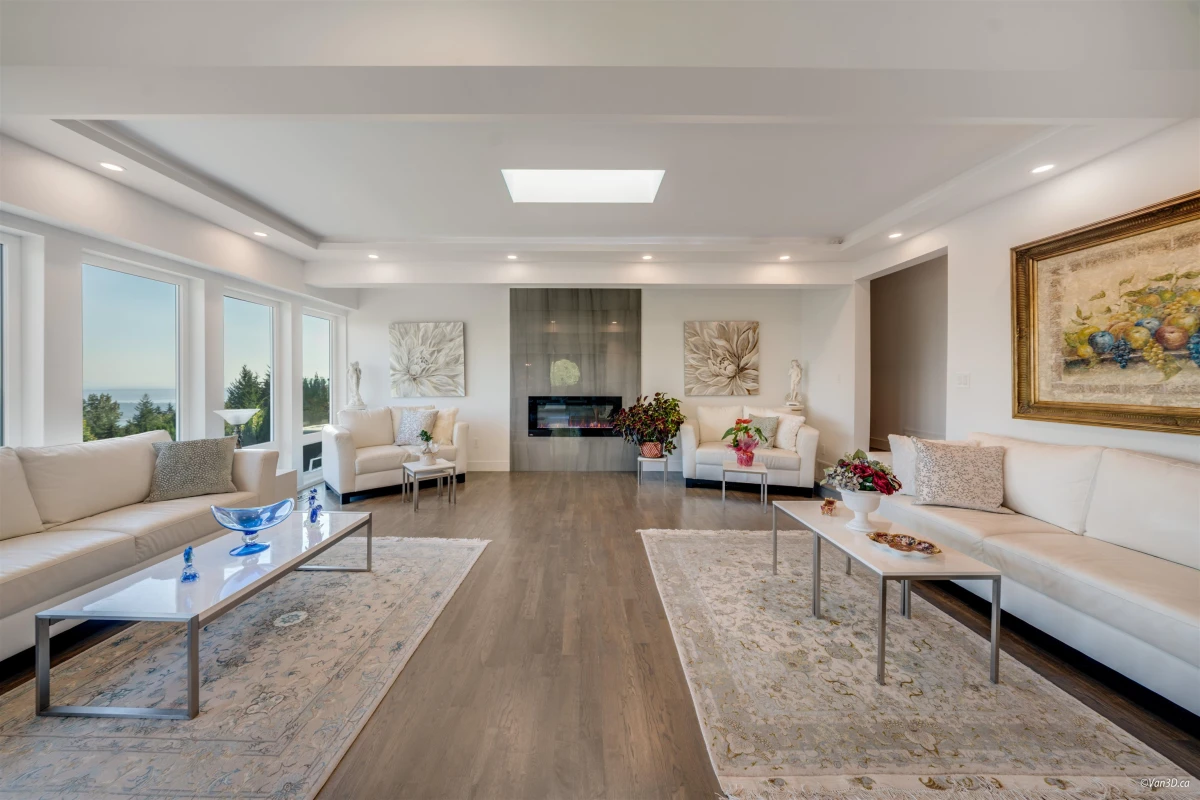 Family Room Photo of 1135 Groveland Court, West Vancouver, BC
