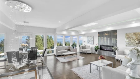 Breakfast Nook Photo of 1135 Groveland Court, West Vancouver, BC