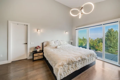 Guest Bathroom Photo of 1135 Groveland Court, West Vancouver, BC