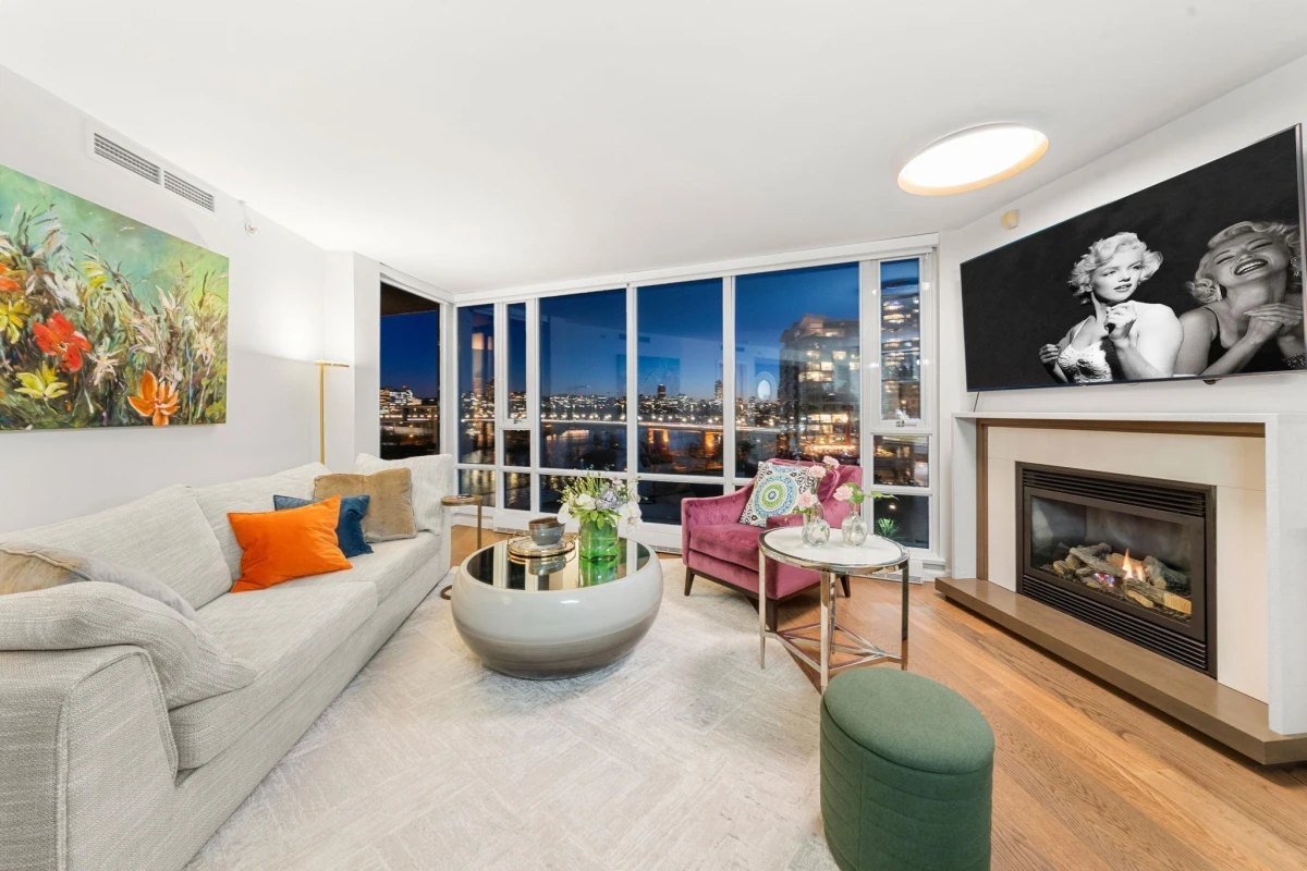 Living Room Photo of 903 8 Smithe Mews, Vancouver, BC