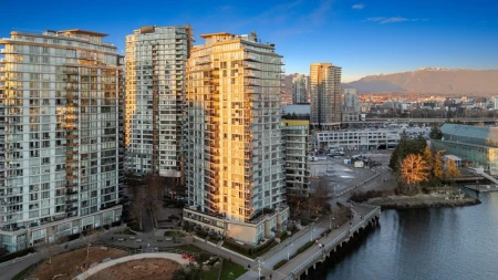 Fitness Center Photo Near 903 8 Smithe Mews, Vancouver, BC