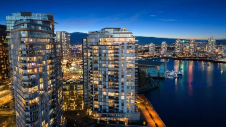 Neighborhood Park Photo Near 903 8 Smithe Mews, Vancouver, BC