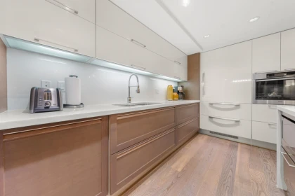 Powder Room Photo of 903 8 Smithe Mews, Vancouver, BC