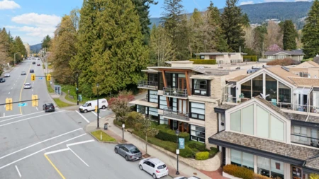 Hot Tub / Spa Photo of 9 1891 Marine Drive, West Vancouver, BC