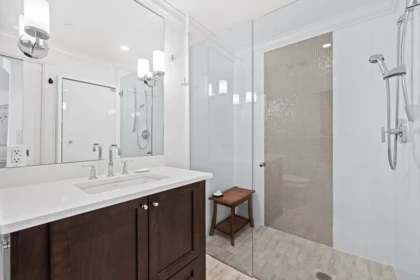 Laundry Room Photo of 9 1891 Marine Drive, West Vancouver, BC