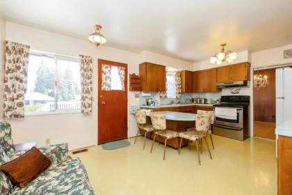 Basement Recreation Room Photo of 945 Lillian Street, Coquitlam, BC