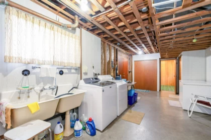 Hot Tub / Spa Photo of 945 Lillian Street, Coquitlam, BC