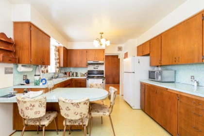 Mudroom Photo of 945 Lillian Street, Coquitlam, BC