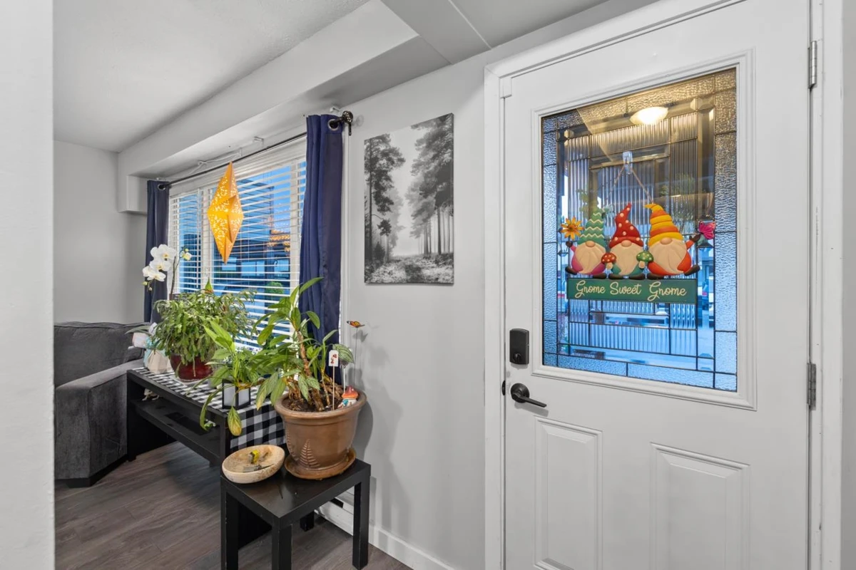 Dining Area Photo of 174 2844 273 Street, Langley, BC