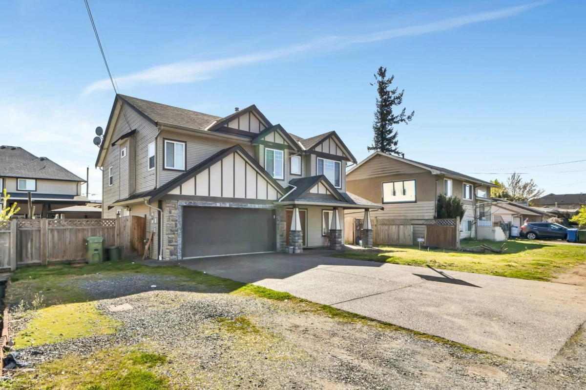 Exterior Rear Photo of 2690 Victoria Street, Abbotsford, BC
