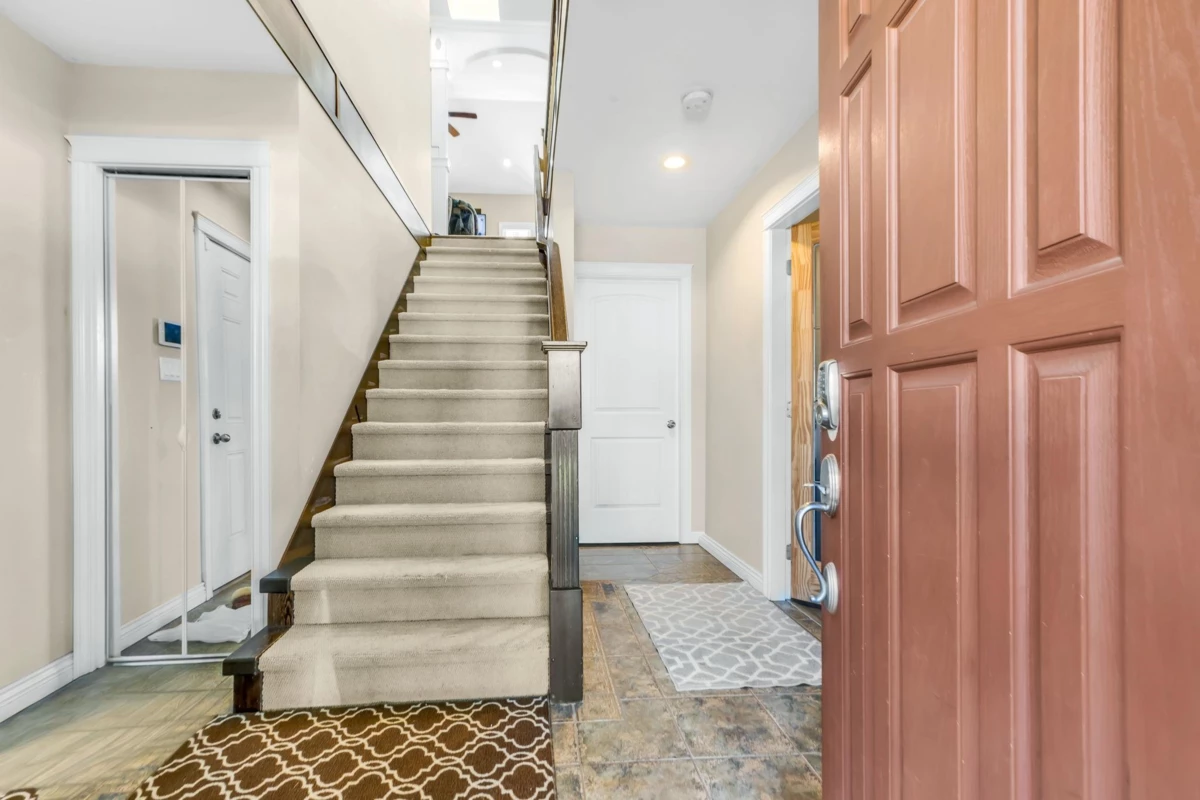 Family Room Photo of 2690 Victoria Street, Abbotsford, BC
