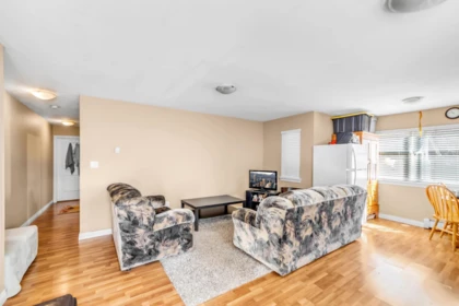 Entry Foyer Photo of 2690 Victoria Street, Abbotsford, BC