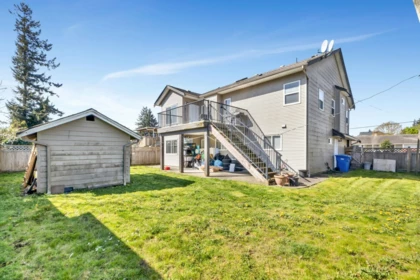 Garden / Landscaping Photo of 2690 Victoria Street, Abbotsford, BC