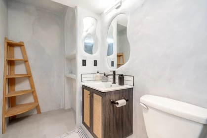 Hallway Photo of 1102 200 Newport Drive, Port Moody, BC