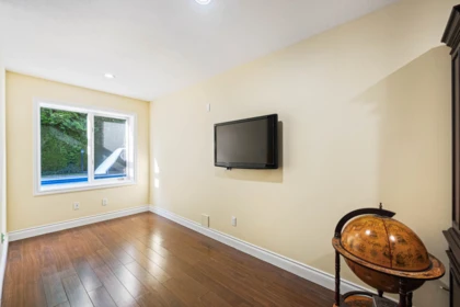 Entry Foyer Photo of 8891 164 Street, Surrey, BC
