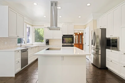 Kitchen Island Photo of 8891 164 Street, Surrey, BC