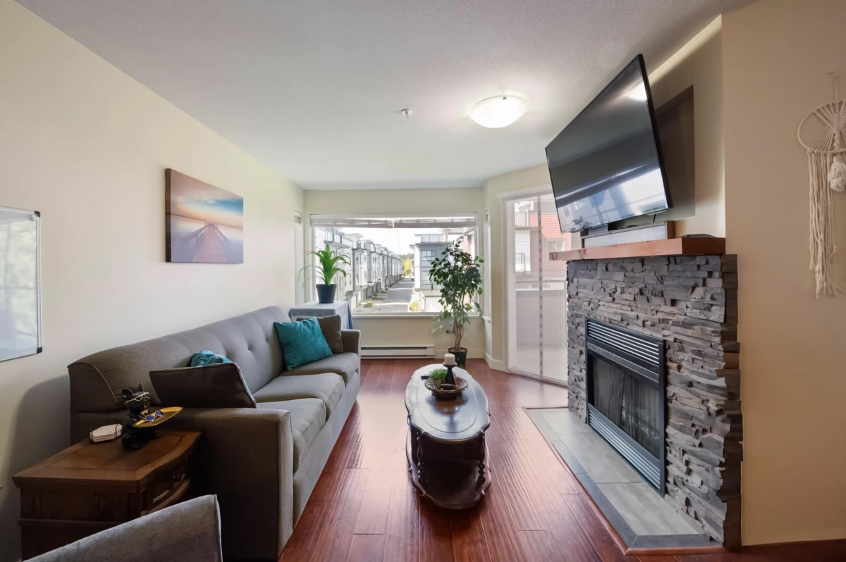 Dining Area Photo of 306 33708 King Road, Abbotsford, BC