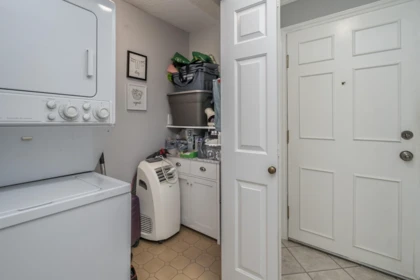 Hallway Photo of 1005 11910 80 Avenue, Delta, BC