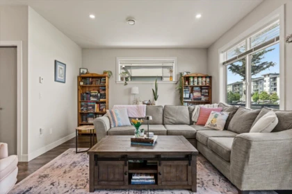 Basement Recreation Room Photo of 106 46150 Thomas Road, Chilliwack, BC
