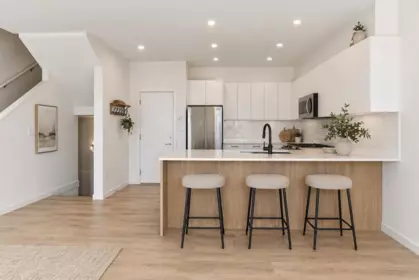 100 15255 Sitka Drive, Surrey, BC, Surrey — Townhouse for sale
