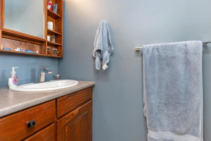 Guest Bathroom Photo of 29665 Glengarry Avenue, Abbotsford, BC