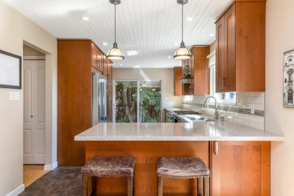 Kitchen Island Photo of 29665 Glengarry Avenue, Abbotsford, BC