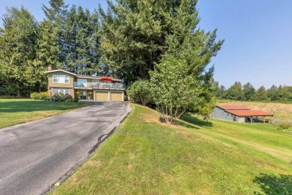 Swimming Pool Photo of 29665 Glengarry Avenue, Abbotsford, BC