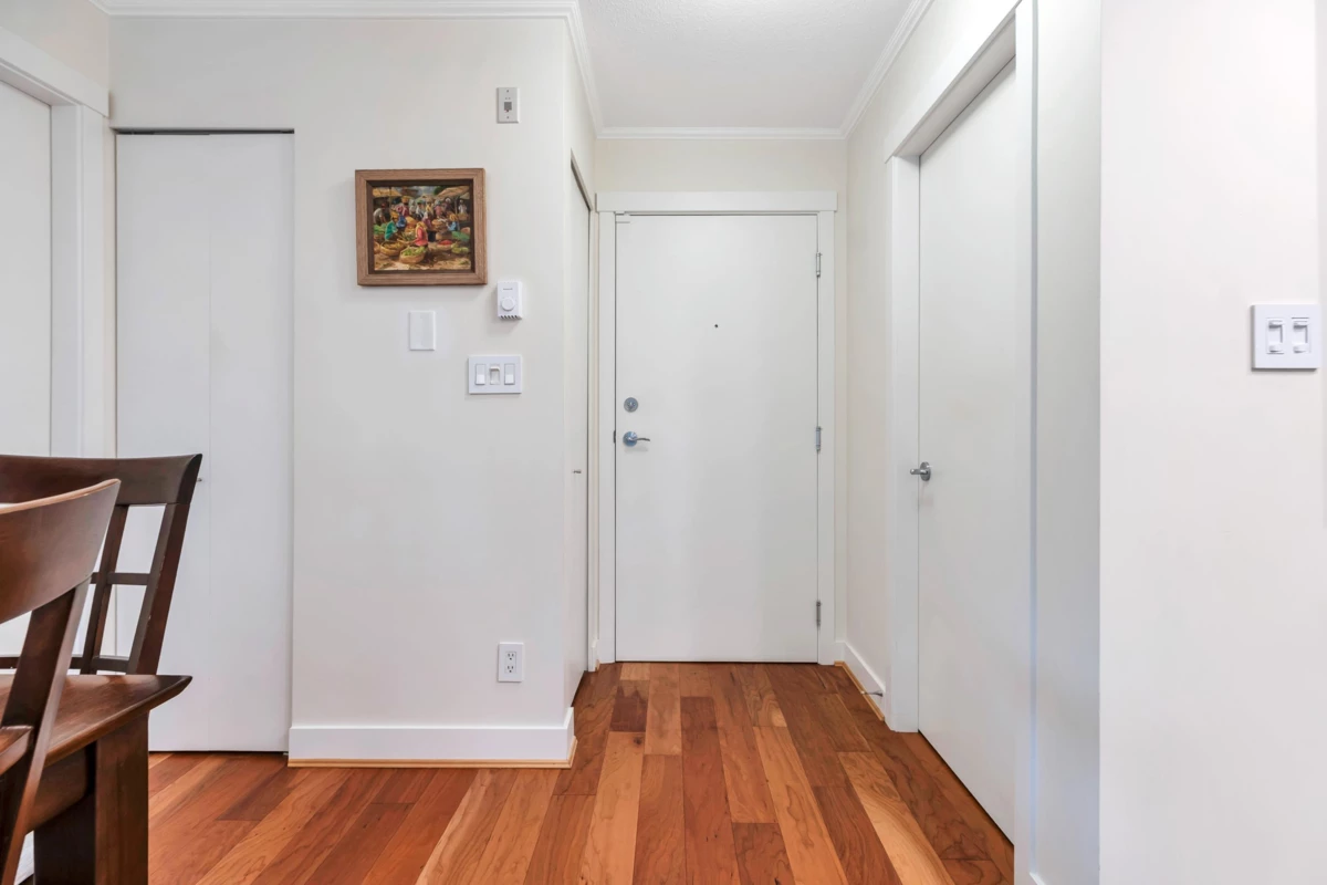 Living Room Photo of 102 736 W 14th Avenue, Vancouver, BC